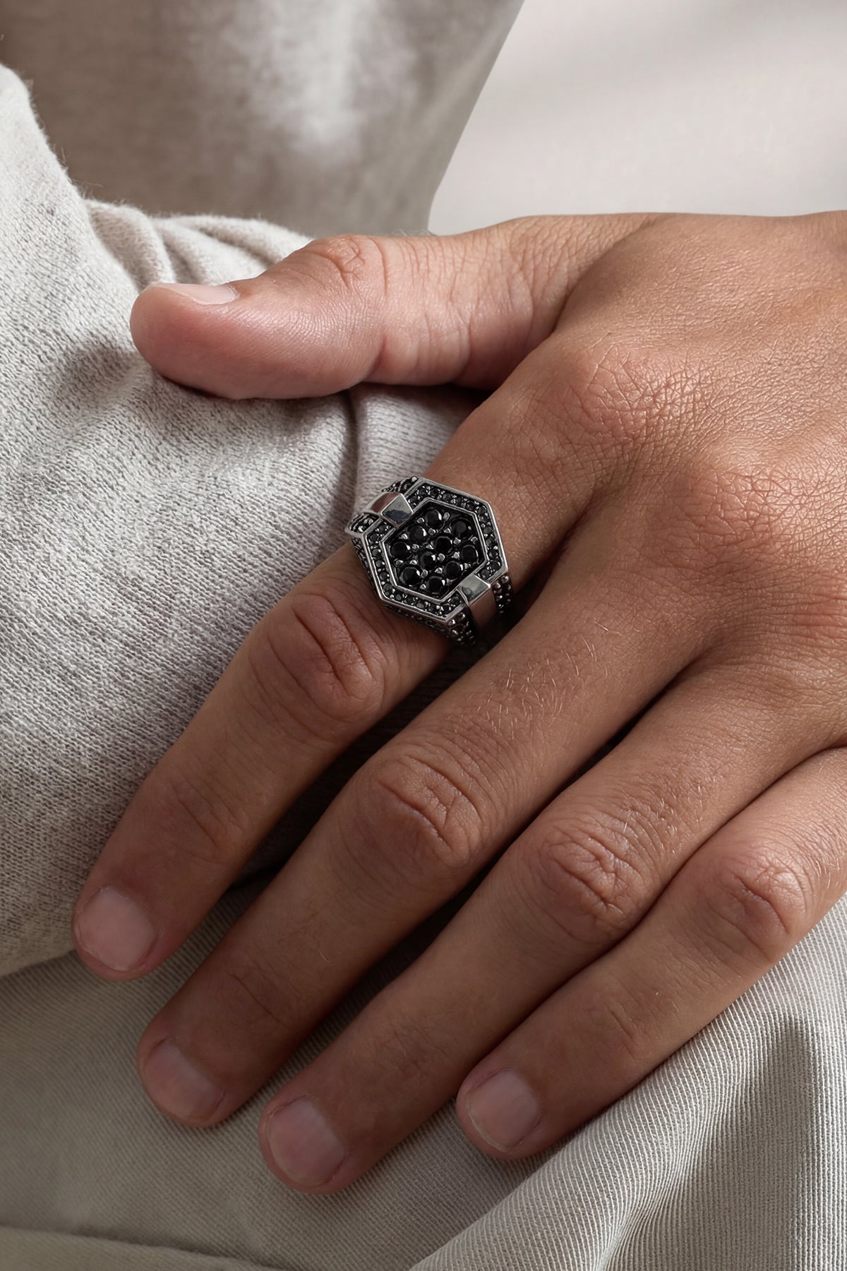 FULMEN 925 Ayar Gümüş Zirkon Taşlı Füme Renk Erkek Yüzük FMG1001-B